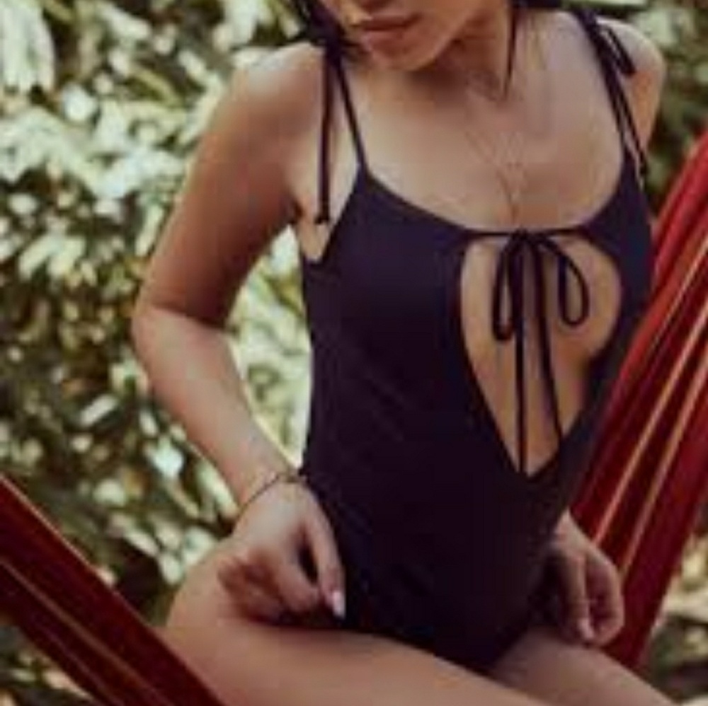 ISO Siempre golden bel-air one piece